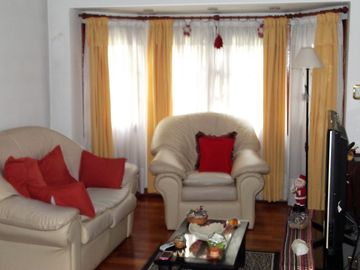 IMPECABLE CHALET SOBRE 2100 METROS DE PARQUE