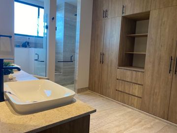 Penthouse con terraza de 25 m2, alberca familiar y alberca de adultos