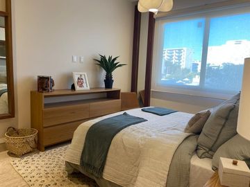 Penthouse con terraza de 25 m2, alberca familiar y alberca de adultos