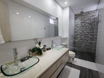 apartamento en arriendo en altos del limón. Cod A105752