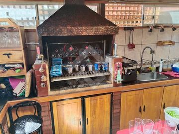 Casa en venta de 6 dorm. en La Florida