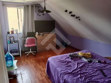 Casa en venta de 6 dorm. en La Florida