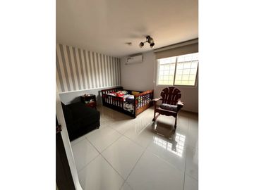 VENTA CASA EN ALTOS DEL BOSQUE - BARRIADA EL DORAL - PANELES SOLARES