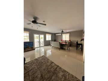 VENTA CASA EN ALTOS DEL BOSQUE - BARRIADA EL DORAL - PANELES SOLARES