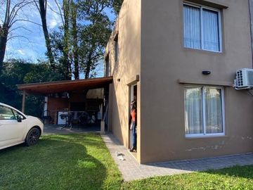 VENTA IMPECABLE DUPLEX EN BARRIO CERRADO