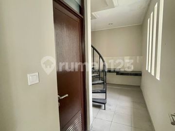Disewakan Rumah Pik2