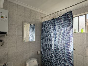 VENTA DE CASA EN ÑUÑOA 4 dorm., 2Baños, Metro Ñuñoa L3 y L6