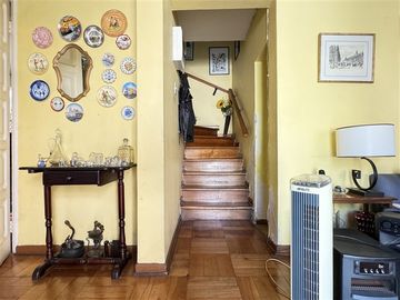 VENTA DE CASA EN ÑUÑOA 4 dorm., 2Baños, Metro Ñuñoa L3 y L6
