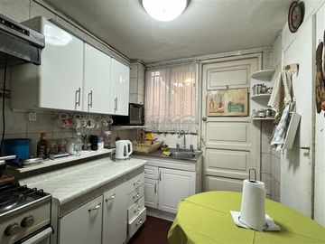 VENTA DE CASA EN ÑUÑOA 4 dorm., 2Baños, Metro Ñuñoa L3 y L6
