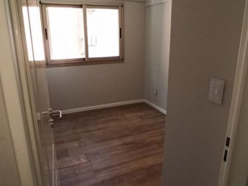 Nuevo VALOR Piso a estrenar de 4 amb. con coch. Edificio (3 años) con PISCINA Y AMPLIO SUM CON PARRILLA. POSIBILIDAD DE PERMUTA POR UNA CASA EN BANFIE