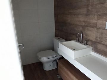 Nuevo VALOR Piso a estrenar de 4 amb. con coch. Edificio (3 años) con PISCINA Y AMPLIO SUM CON PARRILLA. POSIBILIDAD DE PERMUTA POR UNA CASA EN BANFIE