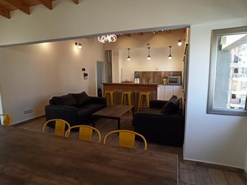 Nuevo VALOR Piso a estrenar de 4 amb. con coch. Edificio (3 años) con PISCINA Y AMPLIO SUM CON PARRILLA. POSIBILIDAD DE PERMUTA POR UNA CASA EN BANFIE