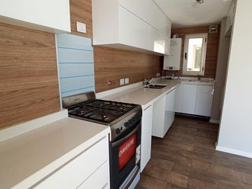 Nuevo VALOR Piso a estrenar de 4 amb. con coch. Edificio (3 años) con PISCINA Y AMPLIO SUM CON PARRILLA. POSIBILIDAD DE PERMUTA POR UNA CASA EN BANFIE