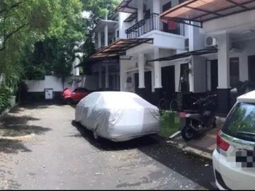 Rumah diJual di Cipete, Jakarta Selatan. Ada Kolam Renang