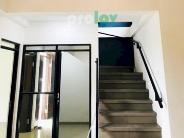 RUMAH CLUSTER FLAMINGO di Taman Melati Pasir Impun One Gate System Dekat BORMA UJUNGBERUNG