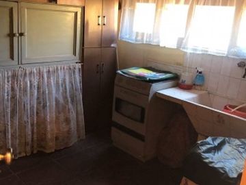 VENTA CASA 3 AMB. C/COCHERA Y PATIO. QUILMES SUR.