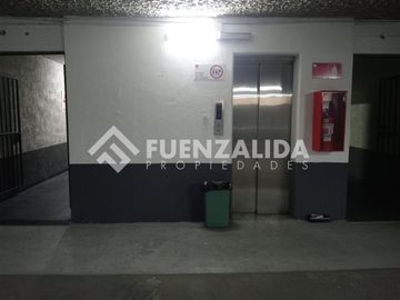Venta estacionamiento Santiago, 3 piso, Metro Santa Lucia