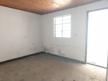 ! oportunidad para inversión ! Casa En Venta  Excelente Ubicación. Cod V8598
