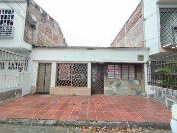 ! oportunidad para inversión ! Casa En Venta  Excelente Ubicación. Cod V8598