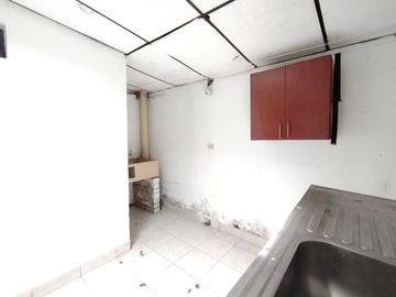 ! oportunidad para inversión ! Casa En Venta  Excelente Ubicación. Cod V8598