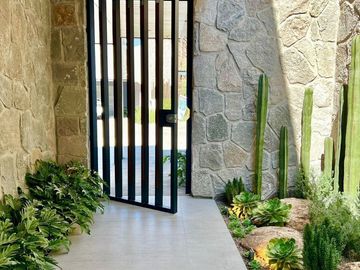 Residencia PREMIUM Altozano Queretaro, GRAN JARDIN y colinda  RESERVA ECOLOGICA