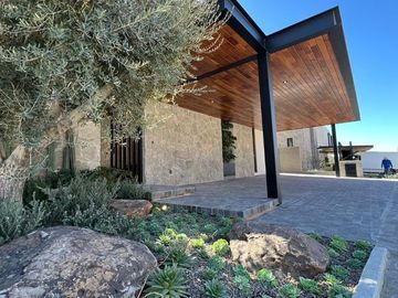Residencia PREMIUM Altozano Queretaro, GRAN JARDIN y colinda  RESERVA ECOLOGICA