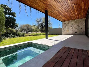 Residencia PREMIUM Altozano Queretaro, GRAN JARDIN y colinda  RESERVA ECOLOGICA