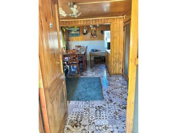 GRAN OPORTUNIDAD!!! Casa grande con cabaña y dos departamentos!!!