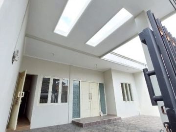 Rumah Manyar Jaya STRATEGIS, BAGUS
