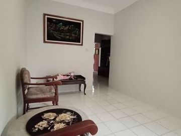 Rumah dalam komplek hook di kelapa 2 depok