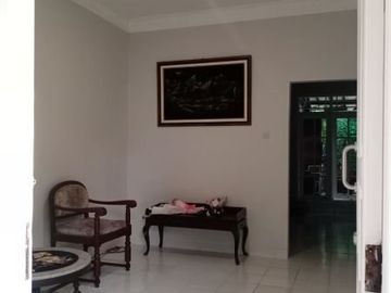 Rumah dalam komplek hook di kelapa 2 depok