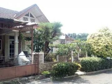 Rumah dalam komplek hook di kelapa 2 depok