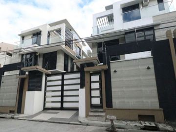 Spacious House and Lot for Sale in New Manila PH2124 A