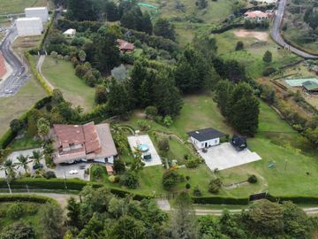 finca en venta en llanogrande. Cod V13993