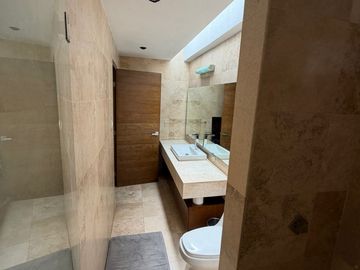 VENTA DE CASA EN PEDREGAL 1