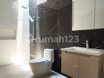 Rumah Mewah Asri Full Renovasi Siap Huni di Boulevard BSD Puspita Loka, Tangerang