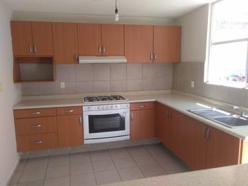 CASA EN VENTA PROL. ADORATRICES, VNSA  SECTOR ENCINOS, AGUASCALIENTES