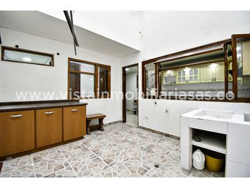 Venta Casa Comercial Sector La Camelia, Manizales