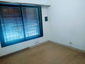 Casa 5 amb. en Venta en Merlo