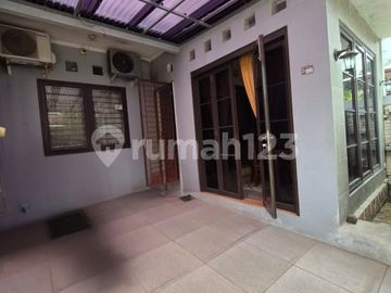 Rumah Terawat Lokasi Strategis di Cinere - Harga Nego