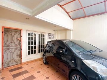 TURUN HARGA !! RUMAH SEMI FURNISH di Komp. Walikota ,HargaOK
