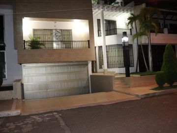 casa en venta en el ingenio ii. Cod V18292