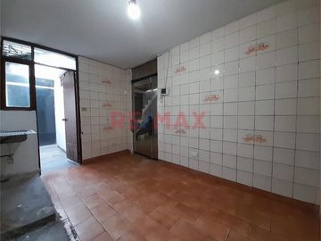 Venta De Casa Con Cochera En Urbanizacion San Diego - Smp