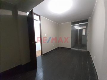 Venta De Casa Con Cochera En Urbanizacion San Diego - Smp