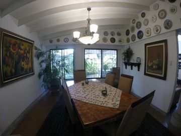 VENTA DE  VILLA ESPECTACULAR CON DEPARTAMENTO VÍA SAMBORONDON
