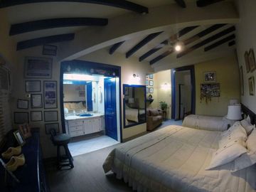 VENTA DE  VILLA ESPECTACULAR CON DEPARTAMENTO VÍA SAMBORONDON