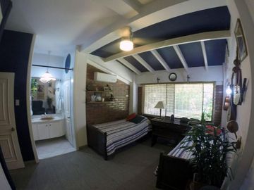 VENTA DE  VILLA ESPECTACULAR CON DEPARTAMENTO VÍA SAMBORONDON