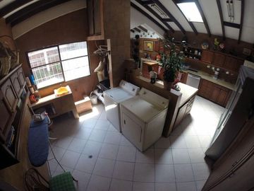VENTA DE  VILLA ESPECTACULAR CON DEPARTAMENTO VÍA SAMBORONDON