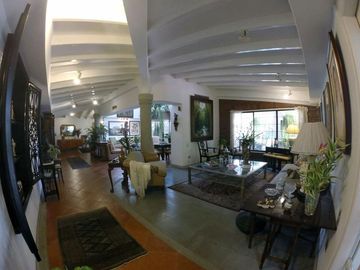 VENTA DE  VILLA ESPECTACULAR CON DEPARTAMENTO VÍA SAMBORONDON