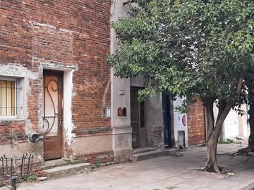 SE VENDE EXCELENTE DEMOLICION LARREA 50 (500m2)